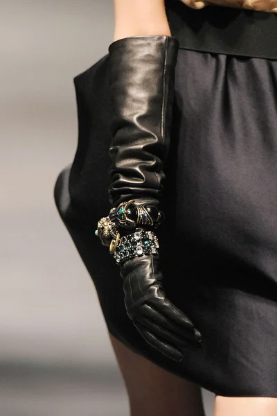 Look 15
